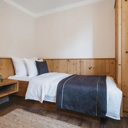 Pass Thurn ホテル ミッタージル