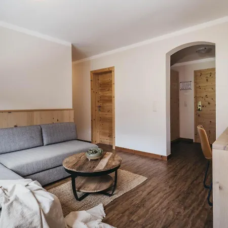 ホテル Pass Thurn 4*