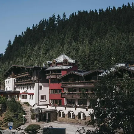 Pass Thurn ホテル ミッタージル