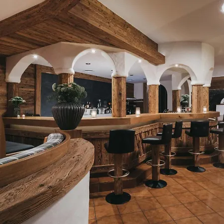 Pass Thurn ホテル ミッタージル