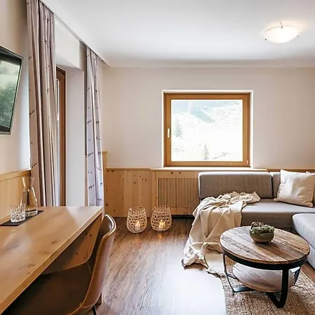 Hotel Pass Thurn 4*